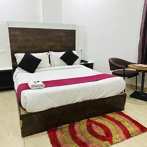 Hotel S R Palace Near Delhi International Airport